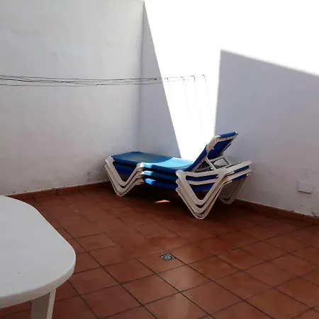 Appartamento 2 Bedrooms At 500 M Away From The Beach With Shared Pool And Enclosed Garden *