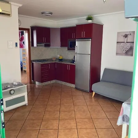 2 Bedrooms At 500 M Away From The Beach With Shared Pool And Enclosed Garden