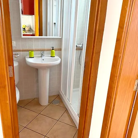 2 Bedrooms At 500 M Away From The Beach With Shared Pool And Enclosed Garden Διαμέρισμα *